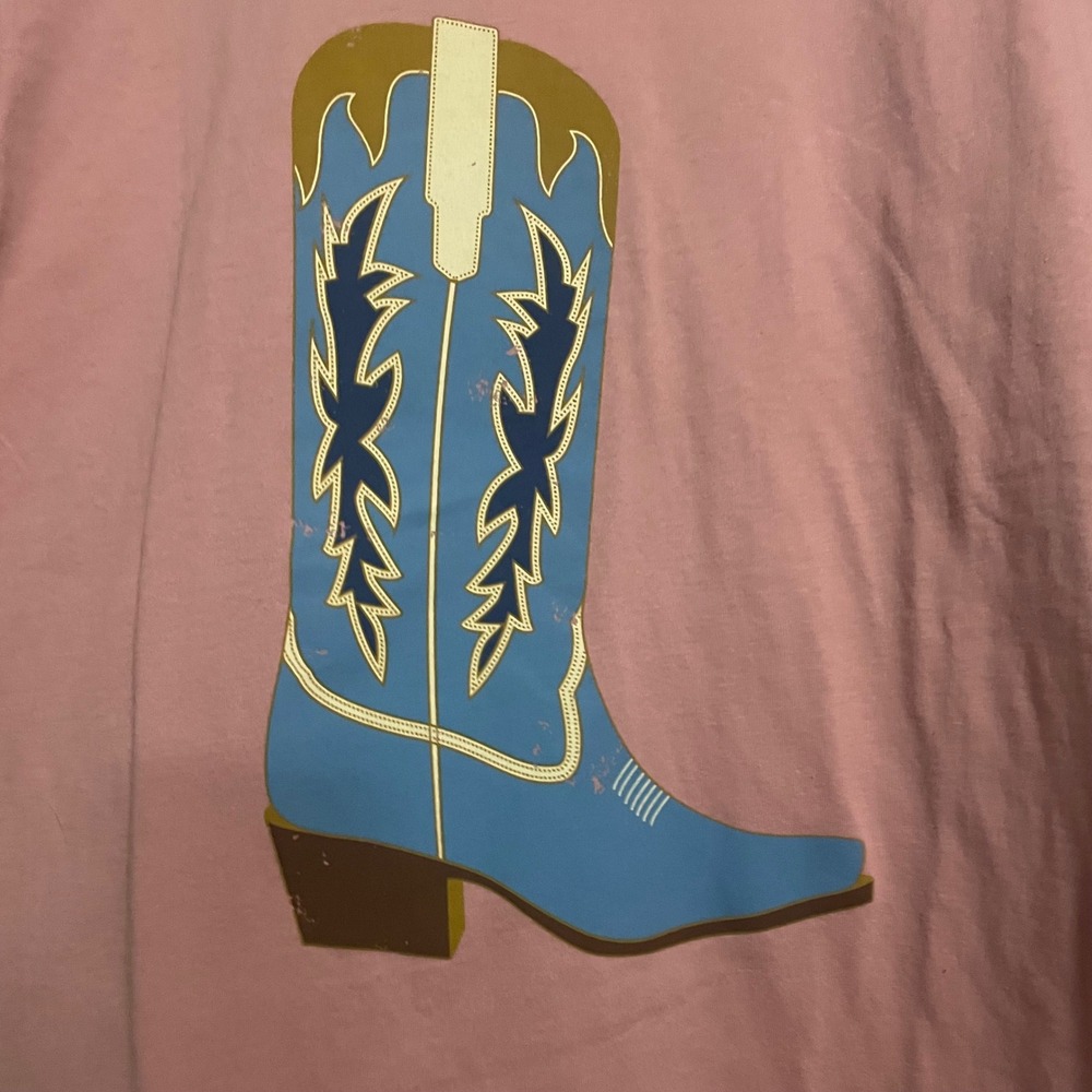 NWTS West +‎ Wild Blue Cowboy Boot Graphic T Shirt Pink Cotton Size Small